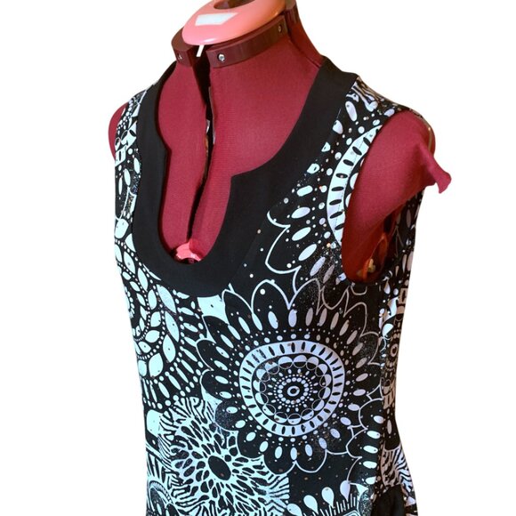 FRANK LYMAN - Black and White mandala floral sleeveless Top - Size 12 - Picture 3 of 10